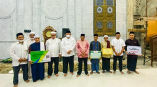 Safari Ramadan, Bank Riau Kepri Serahkan Bantuan Masjid di Tembilahan Melalui Program CSR